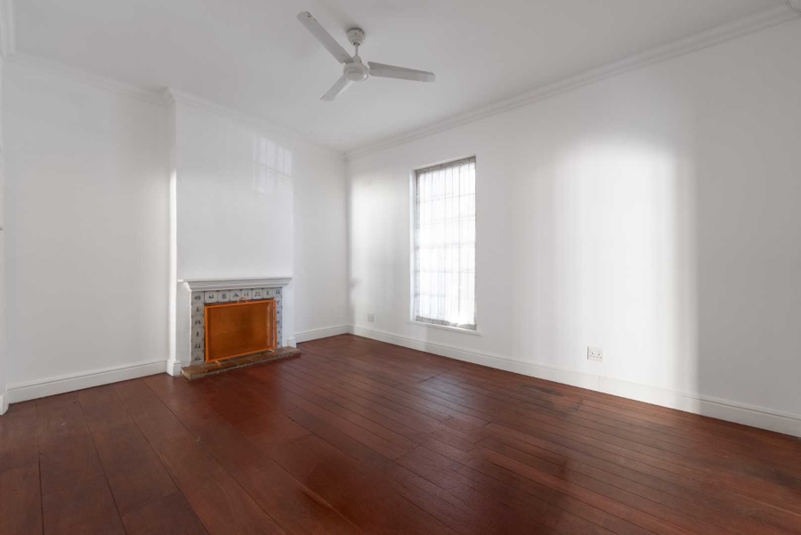 2 Bedroom Property for Sale in Green Point Western Cape